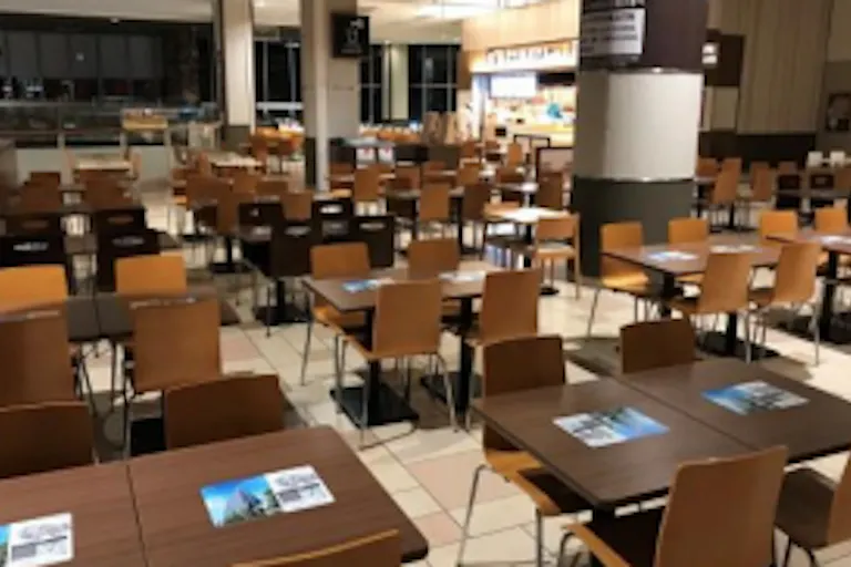 【イオン藤井寺ショッピングセンター】モール内広告 フードコートの画像3