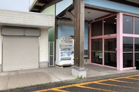 【ダイナム石川かほく店ゆったり館】キッチンカーや各種プロモーションイベントでの出店に最適なアミューズメント施設のイベントスペース