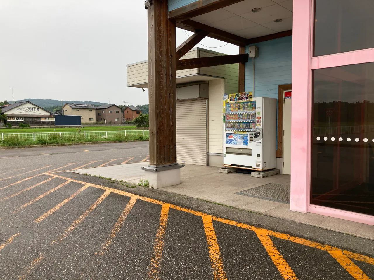 【ダイナム石川かほく店ゆったり館】キッチンカーや各種プロモーションイベントでの出店に最適なアミューズメント施設のイベントスペース