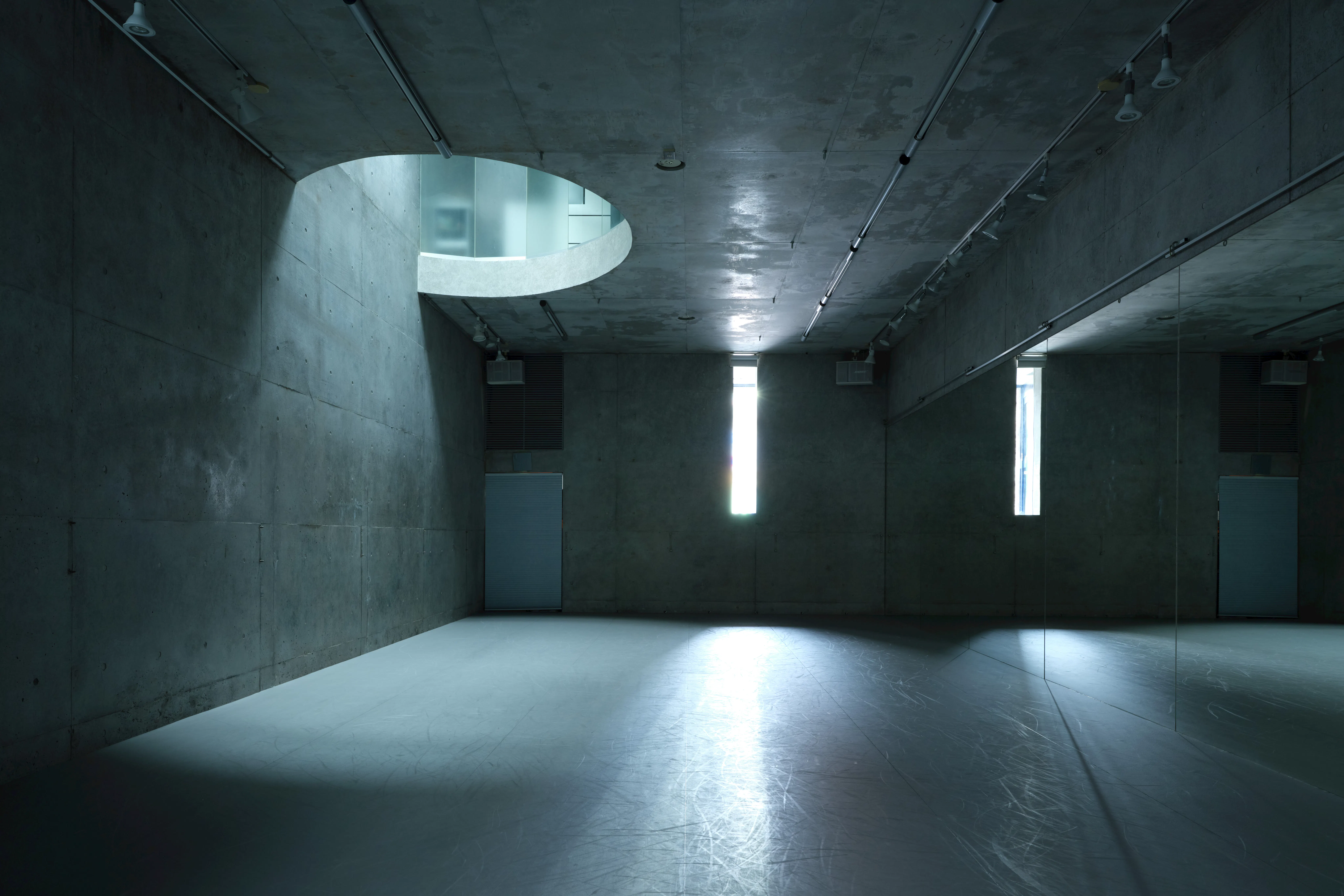 【東高円寺駅10分】アパレルやアートの展示会、撮影に最適なコンクリート打ちっぱなしのデザイナーズスペース