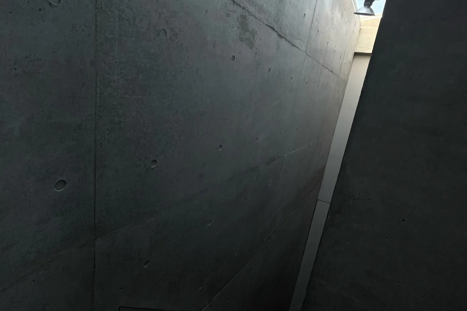 【東高円寺駅10分】アパレルやアートの展示会、撮影に最適なコンクリート打ちっぱなしのデザイナーズスペース