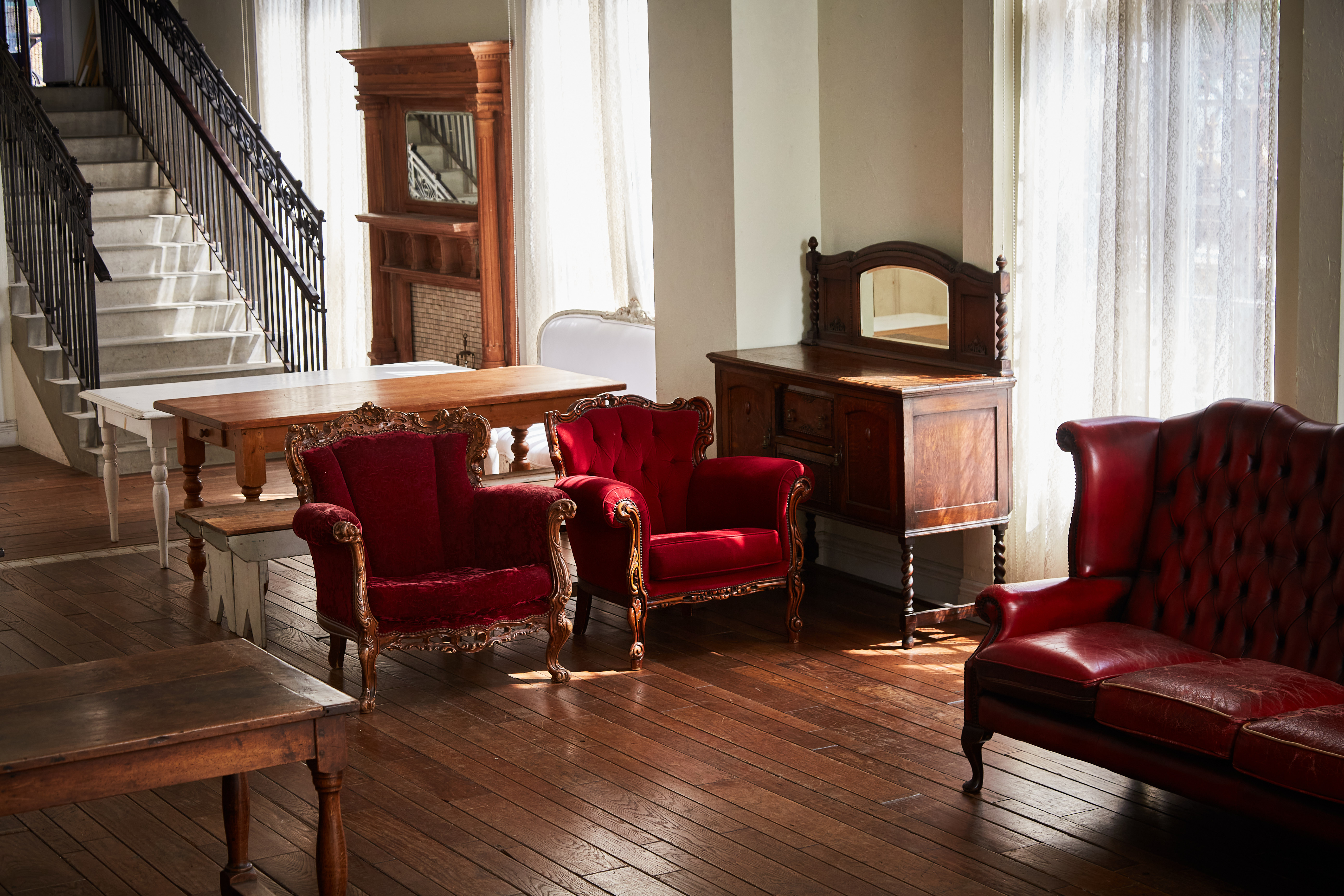 ソファ・テーブルはレンタル商品のため入れ替えがございます