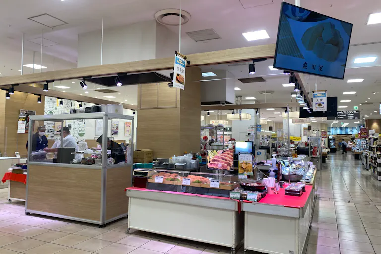 催事場は出店時期などに応じて区画の切り方が多少変更します
