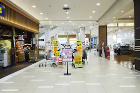 【イオンモール堺北花田】通路⑤ カルディコーヒー前