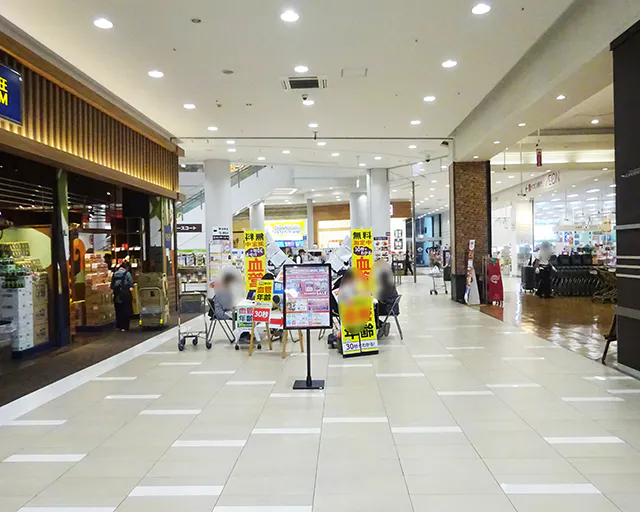 【イオンモール堺北花田】通路⑤　カルディコーヒー前