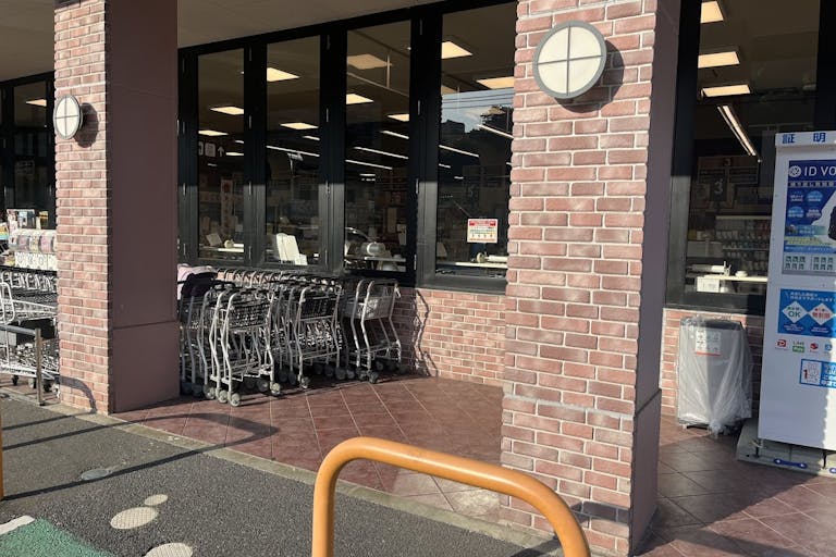 【フレスタ己斐上店】プロモーションイベントに利用可能な軒下スペースの画像1