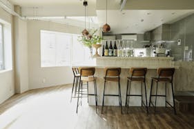 【駒場東大前駅8分】展示会やポップアップストアに適した吊り下げハンガーなど重機も充実したレンタルスペース