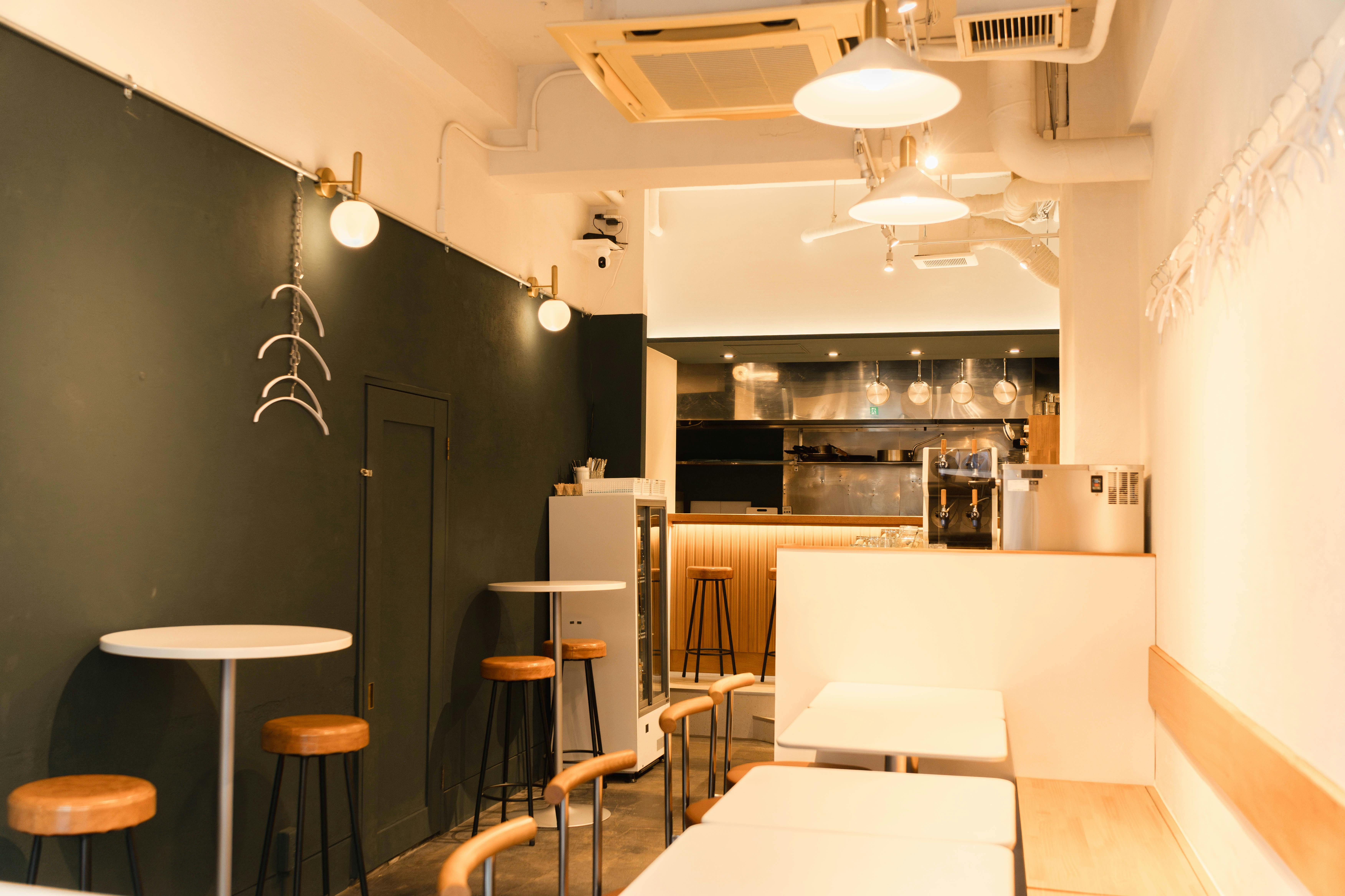 【赤坂駅5秒】ロケ等の撮影利用に最適な一面おしゃれなイベントスペース