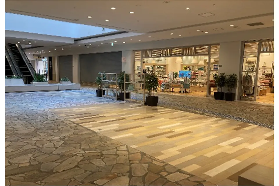 【ららぽーと横浜】1階 セントラルモール