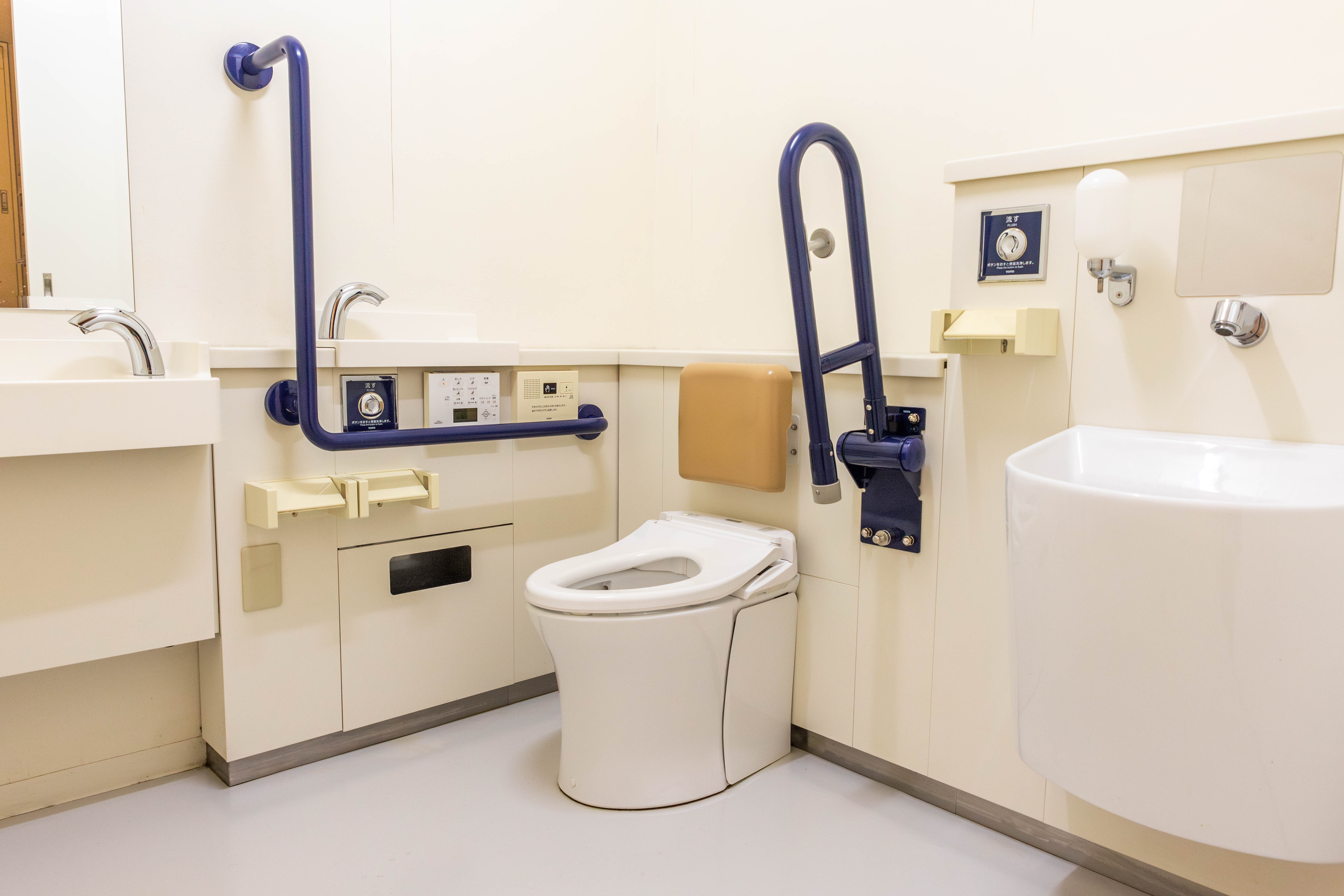 多目的トイレ完備