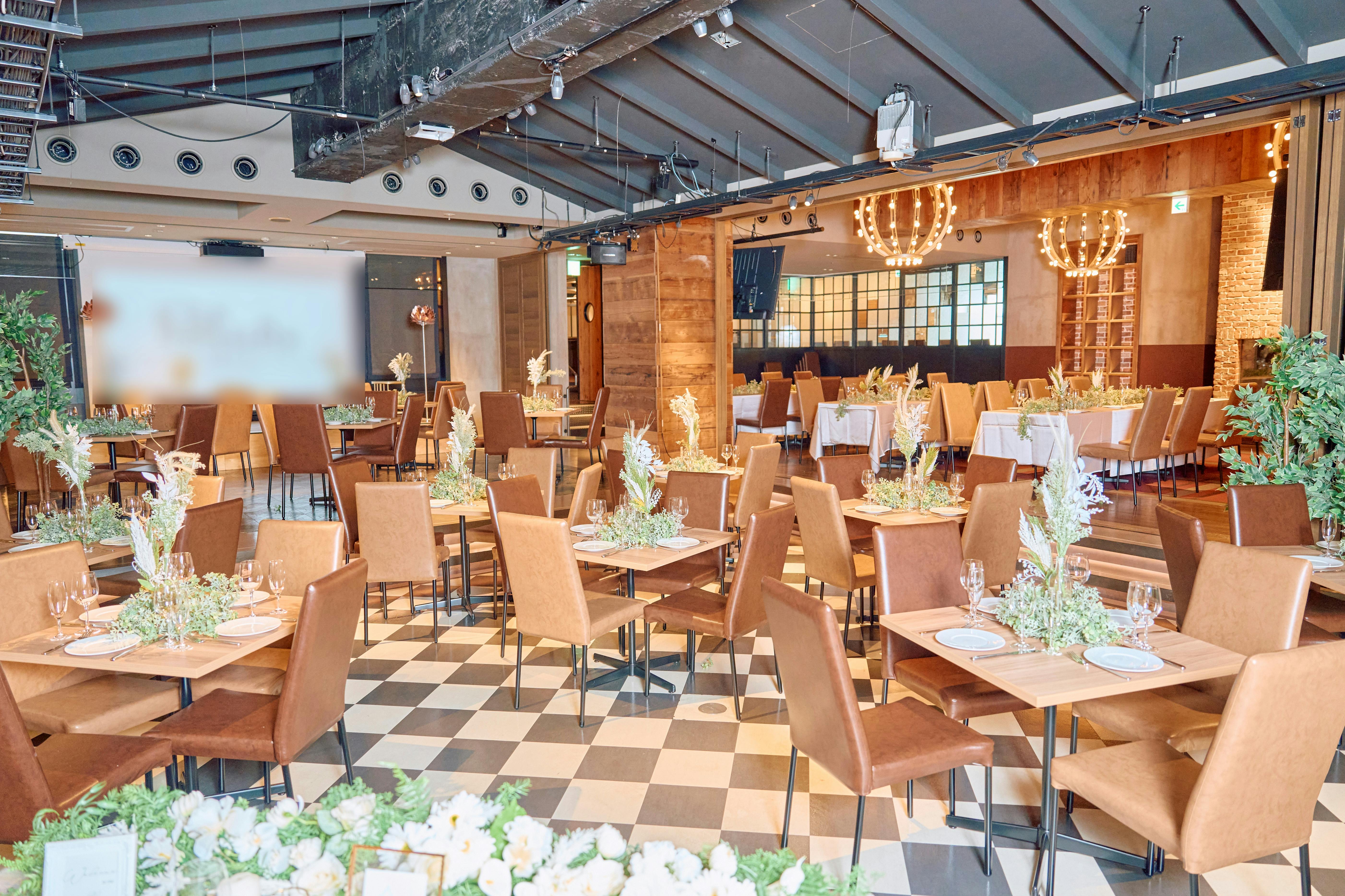 【渋谷駅1分】カフェやシアターを思わせる華やかな内装が魅力的な大型貸し切りレンタルスペース