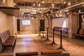 【渋谷駅1分】カフェやシアターを思わせる華やかな内装が魅力的な大型貸し切りレンタルスペース