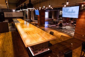 【渋谷駅1分】カフェやシアターを思わせる華やかな内装が魅力的な大型貸し切りレンタルスペース