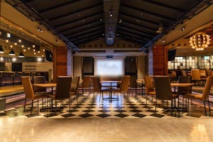 【渋谷駅1分】カフェやシアターを思わせる華やかな内装が魅力的な大型貸し切りレンタルスペース