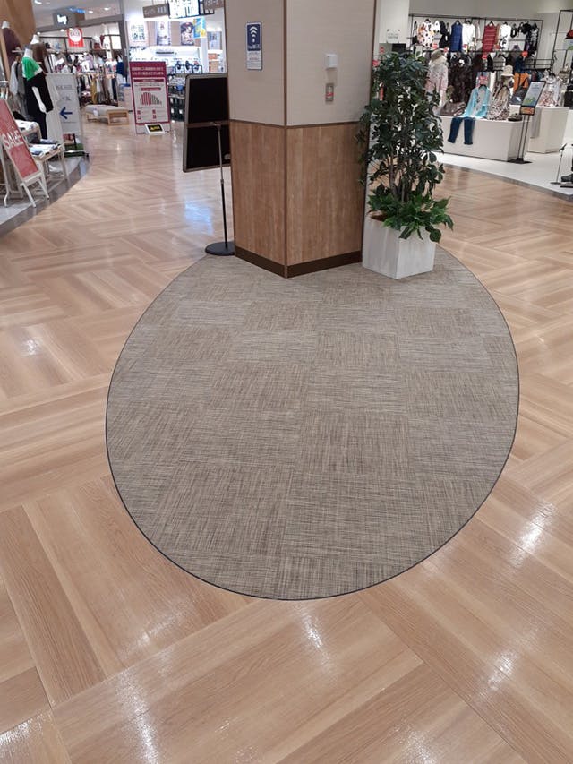 【イオン藤井寺ショッピングセンター】スペースF（GU前）の画像