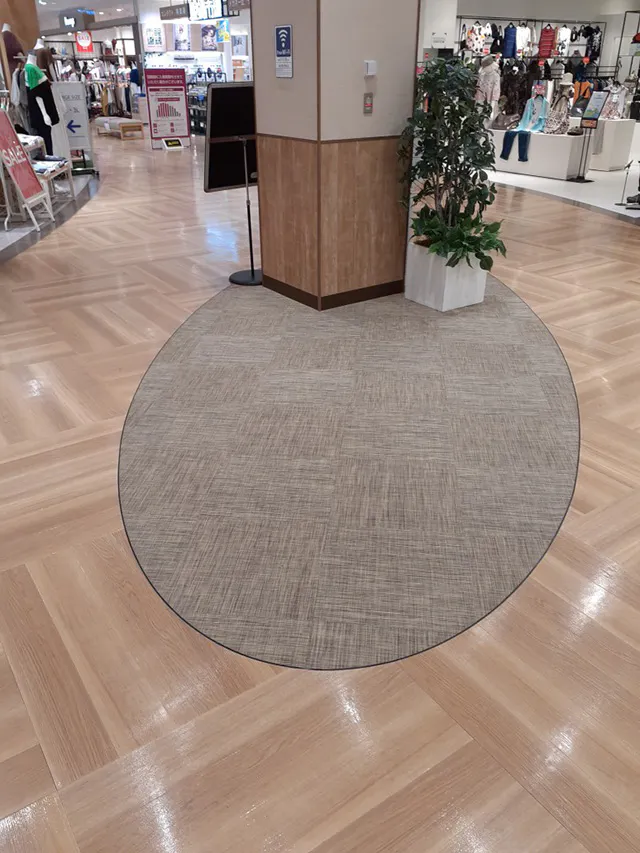 【イオン藤井寺ショッピングセンター】スペースF（GU前）の画像