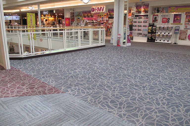 【イオンモール岡崎】ウエスト3F HMV前 エスカレーター横の画像1