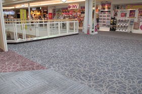 【イオンモール岡崎】ウエスト3F HMV前 エスカレーター横