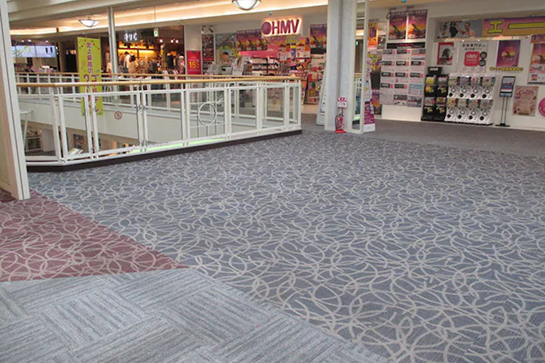 【イオンモール岡崎】ウエスト3F HMV前 エスカレーター横の画像1