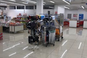 【西友 粟佐店】サービスカウンター付近共用部 プロモーション用途や物販、食物販のポップアップストアに最適なスーパー店内催事イベントスペース