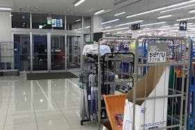 【西友 粟佐店】サービスカウンター付近共用部 プロモーション用途や物販、食物販のポップアップストアに最適なスーパー店内催事イベントスペース