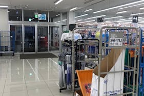 【西友 粟佐店】サービスカウンター付近共用部 プロモーション用途や物販、食物販のポップアップストアに最適なスーパー店内催事イベントスペース