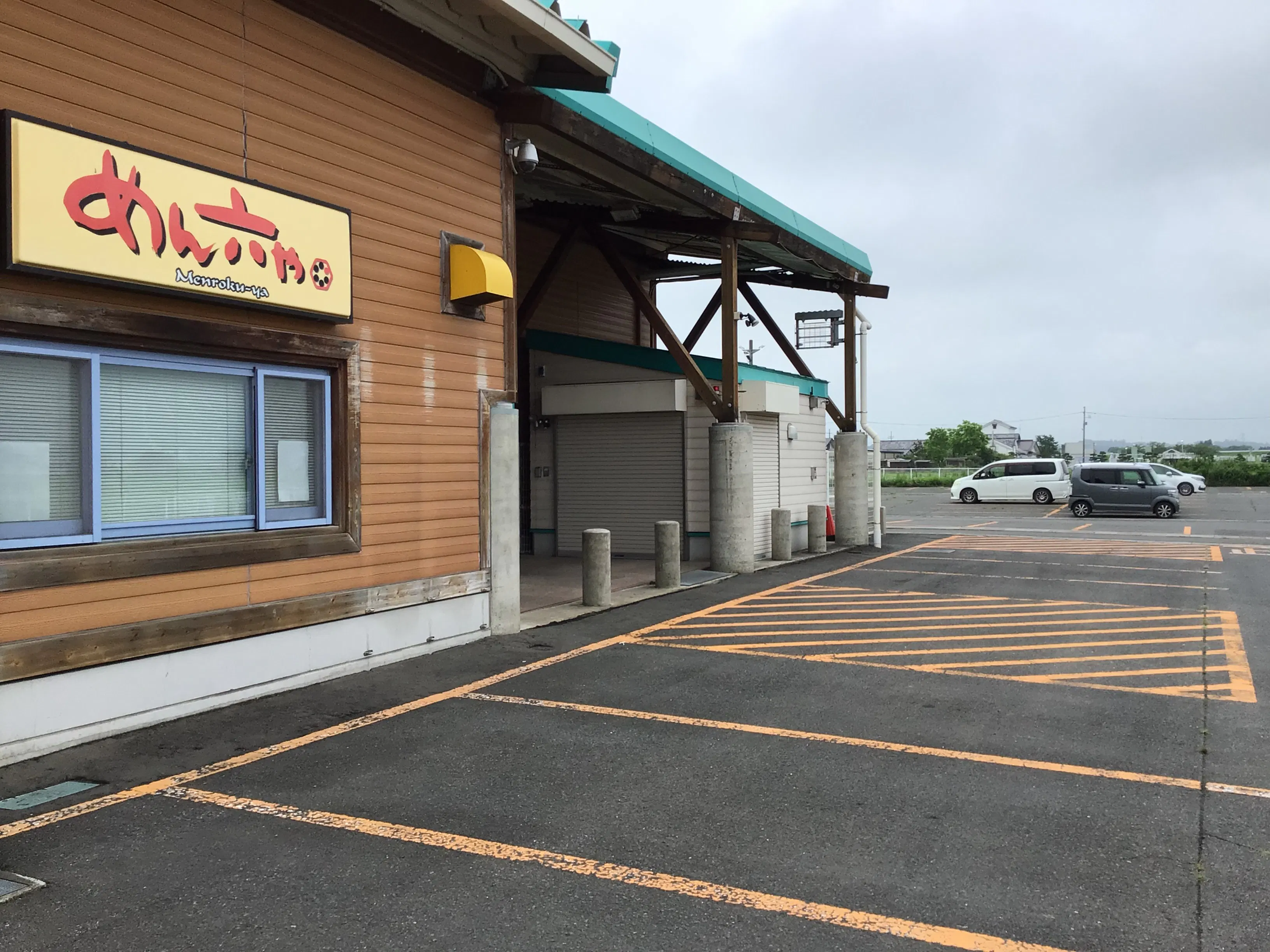 【ダイナム宮城加美店】キッチンカーやプロモーションに最適なアミューズメント施設のイベントスペース(店舗駐車場(食事処側))