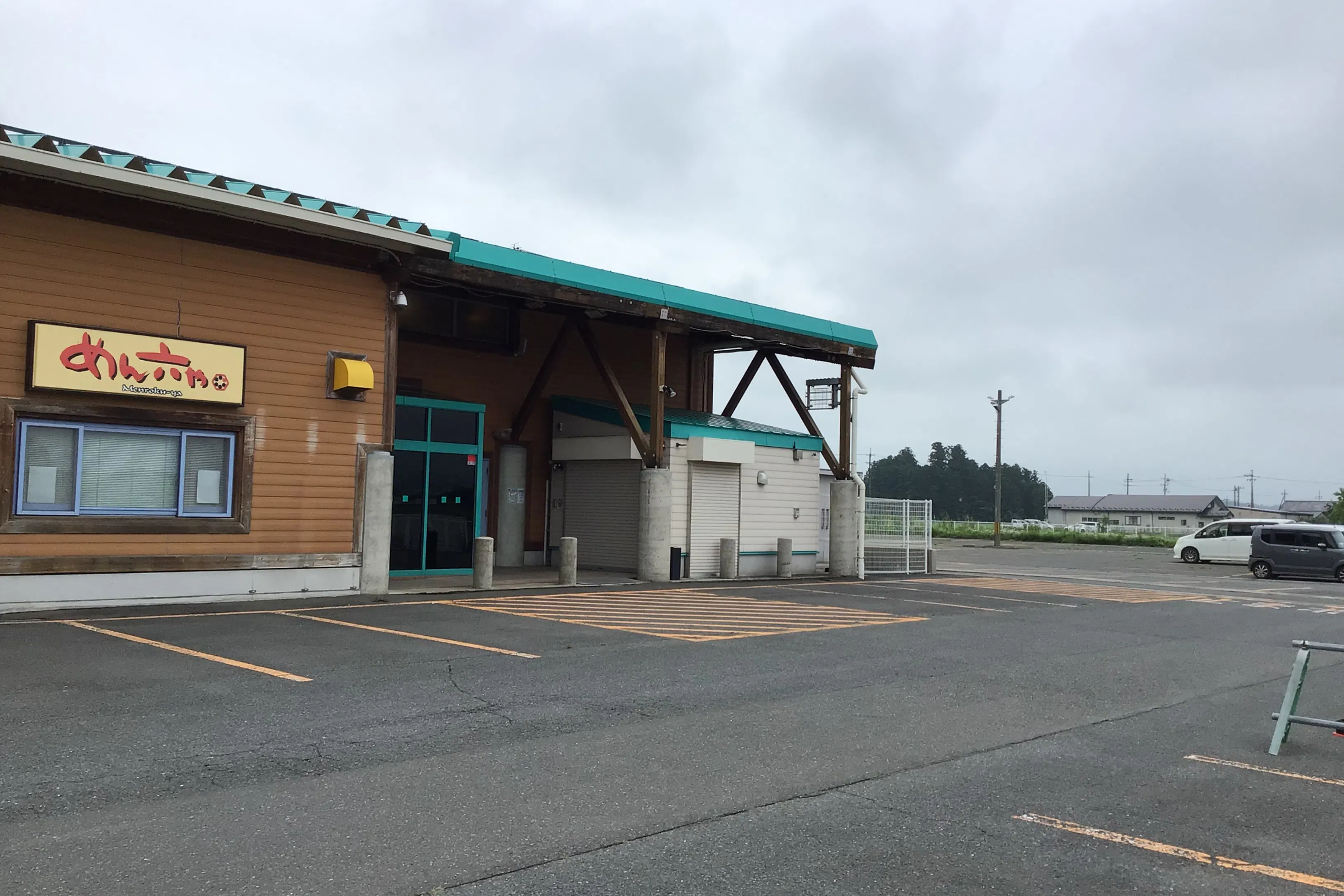 【ダイナム宮城加美店】キッチンカーやプロモーションに最適なアミューズメント施設のイベントスペース(店舗駐車場(食事処側))