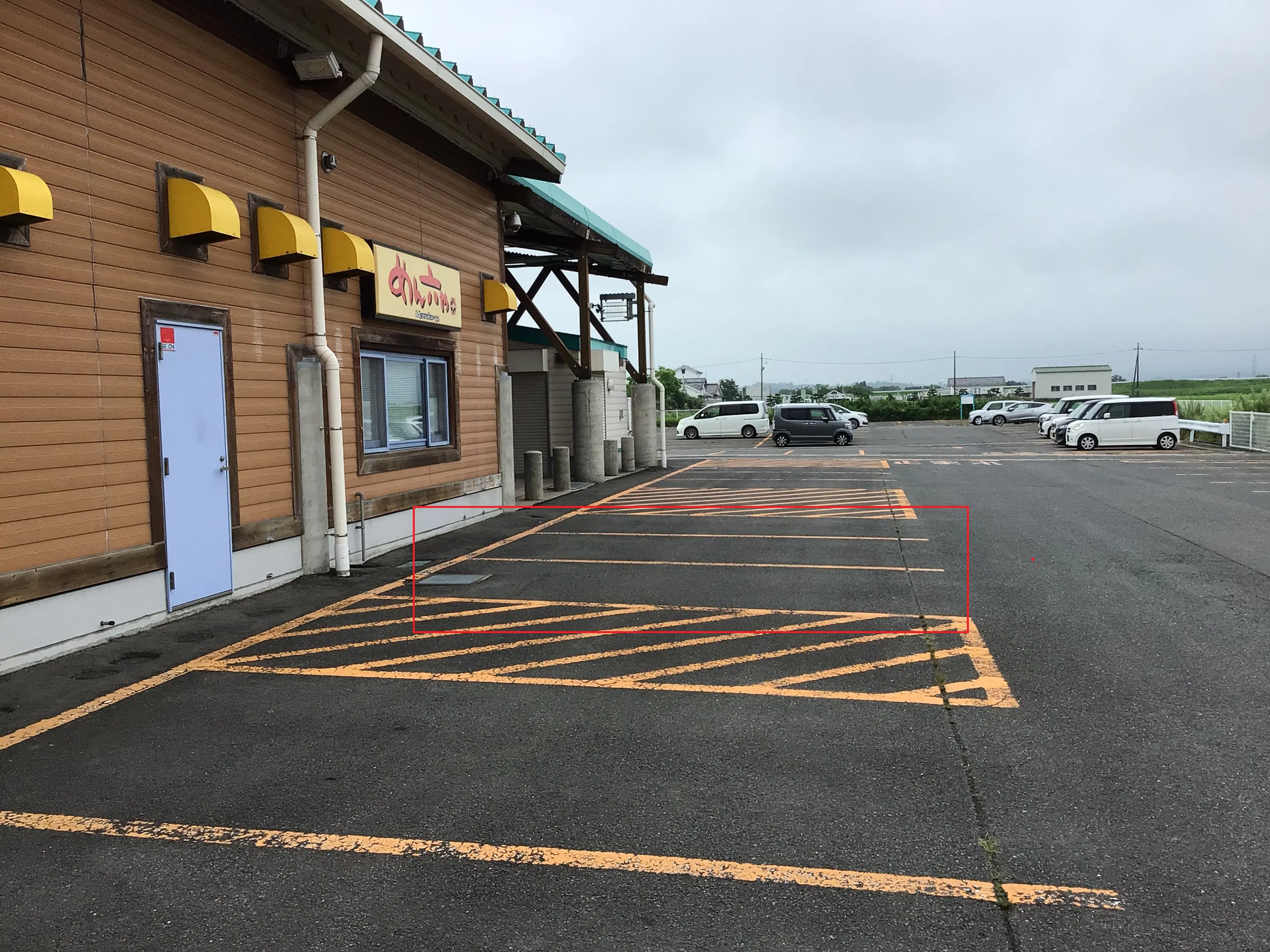 【ダイナム宮城加美店】キッチンカーやプロモーションに最適なアミューズメント施設のイベントスペース(店舗駐車場(食事処側))