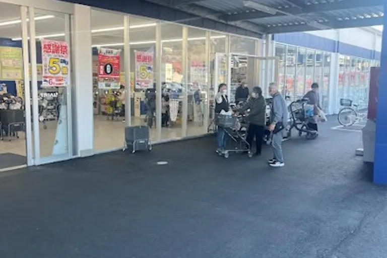 【スーパーセンタートライアル赤穂店】キッチンカー(調理営業)出店限定/屋外スペース右側の画像4