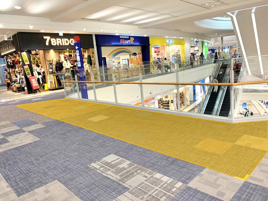 【イオンモール鶴見緑地】Seria前ブリッジの画像