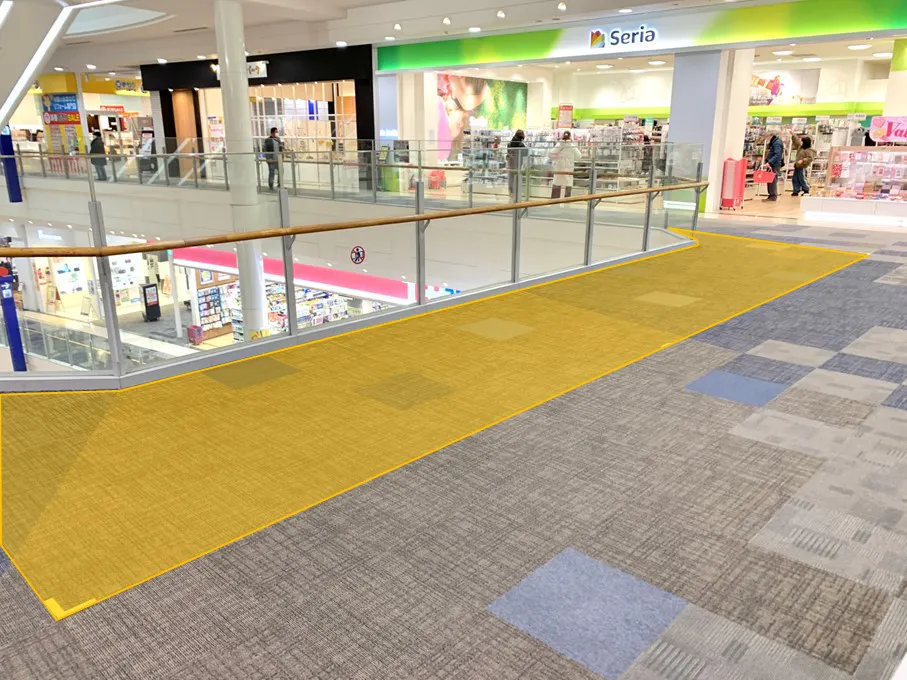 【イオンモール鶴見緑地】Seria前ブリッジ