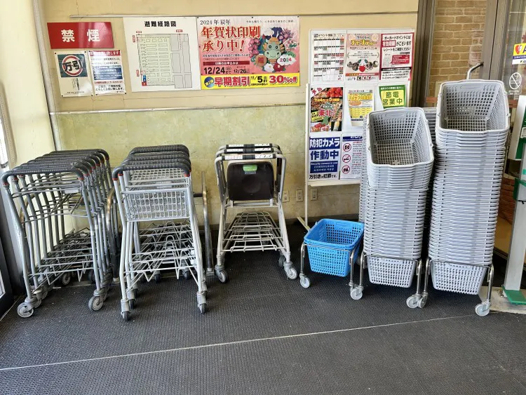 【オークワ尼ヶ辻】プロモーションに最適な風除室スペース