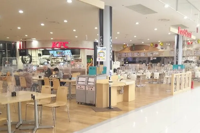 【イトーヨーカドー 花巻店】プロモーション等に最適なショッピングモールのイベントスペース(1階 フードコート前特設スペース)の画像1