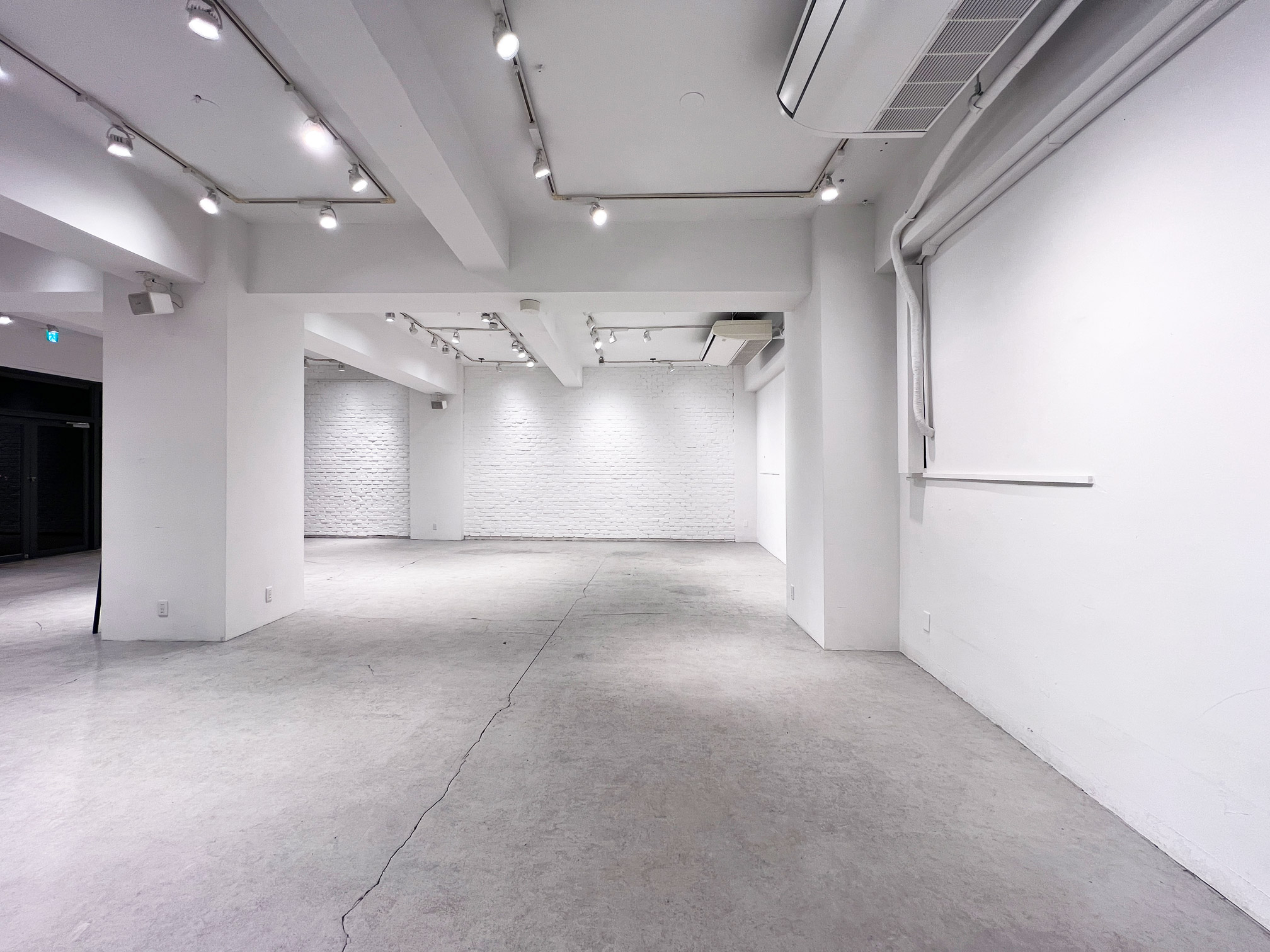 【渋谷駅8分】展示会、ポップアップ、ギャラリーに特化した裏渋谷エリアに位置するホワイトキューブ。無料什器豊富にご用意