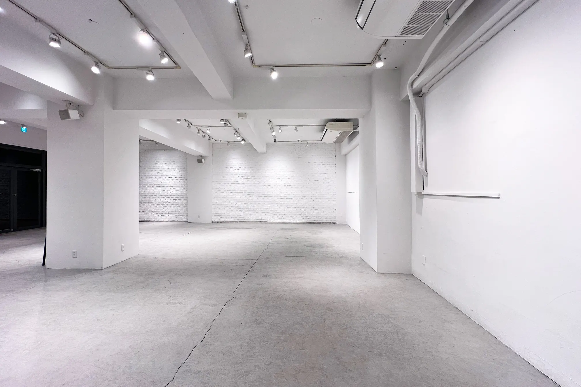 【渋谷駅8分】展示会、ポップアップ、ギャラリーに特化した裏渋谷エリアに位置するホワイトキューブ。無料什器豊富にご用意
