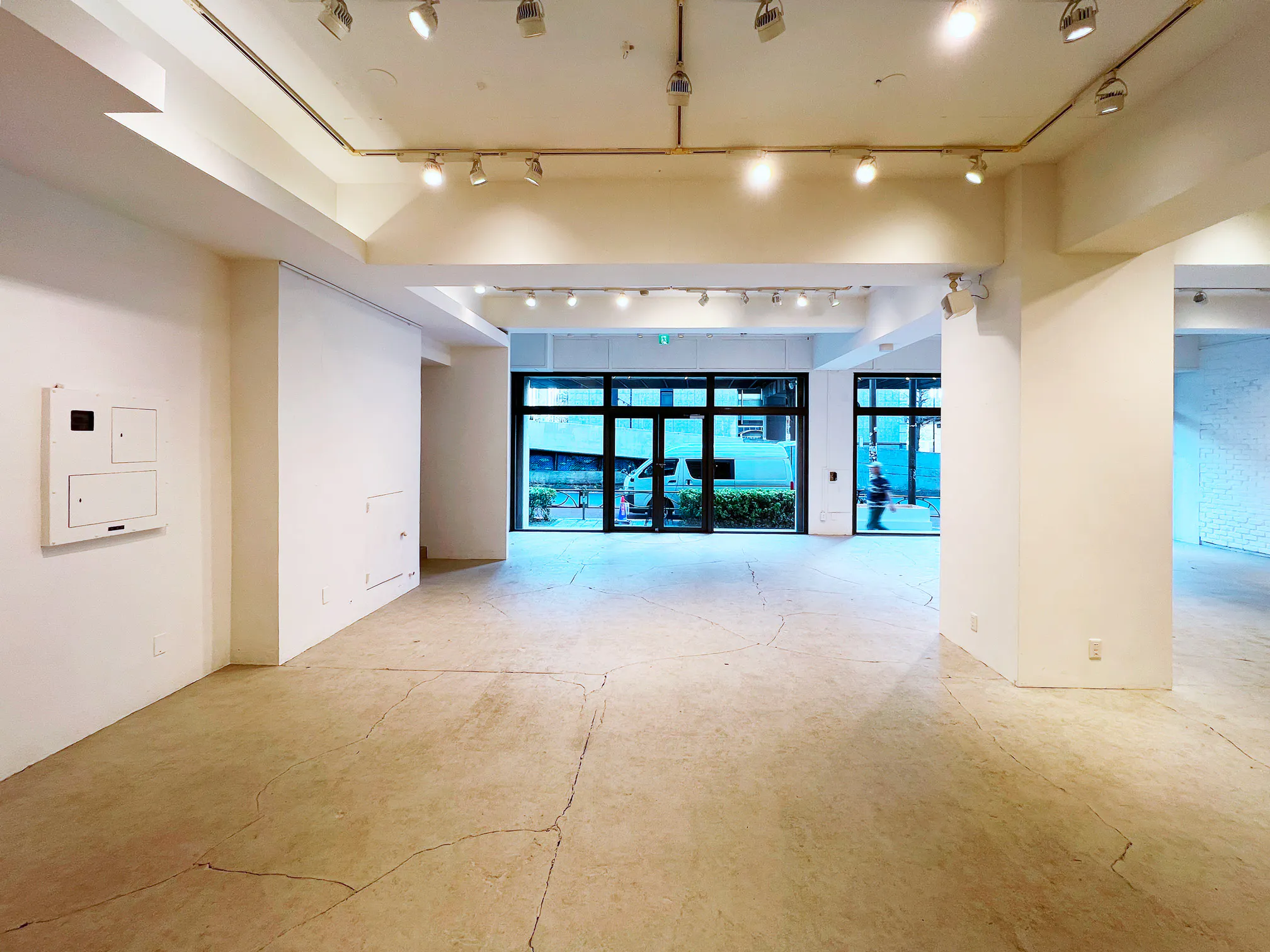 【渋谷駅8分】展示会、ポップアップ、ギャラリーに特化した裏渋谷エリアに位置するホワイトキューブ。無料什器豊富にご用意