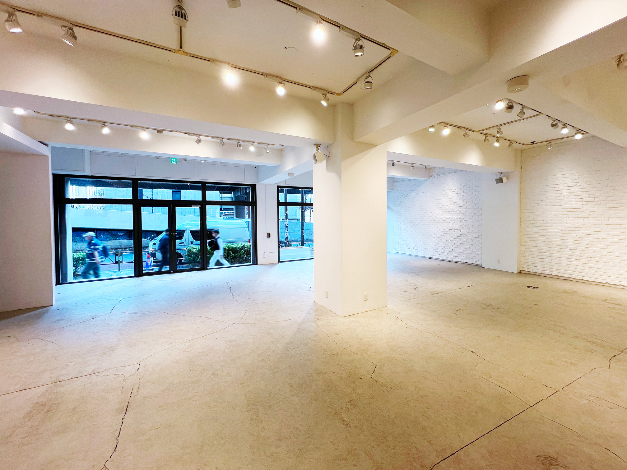 【渋谷駅8分】展示会、ポップアップ、ギャラリーに特化した裏渋谷エリアに位置するホワイトキューブ。無料什器豊富にご用意