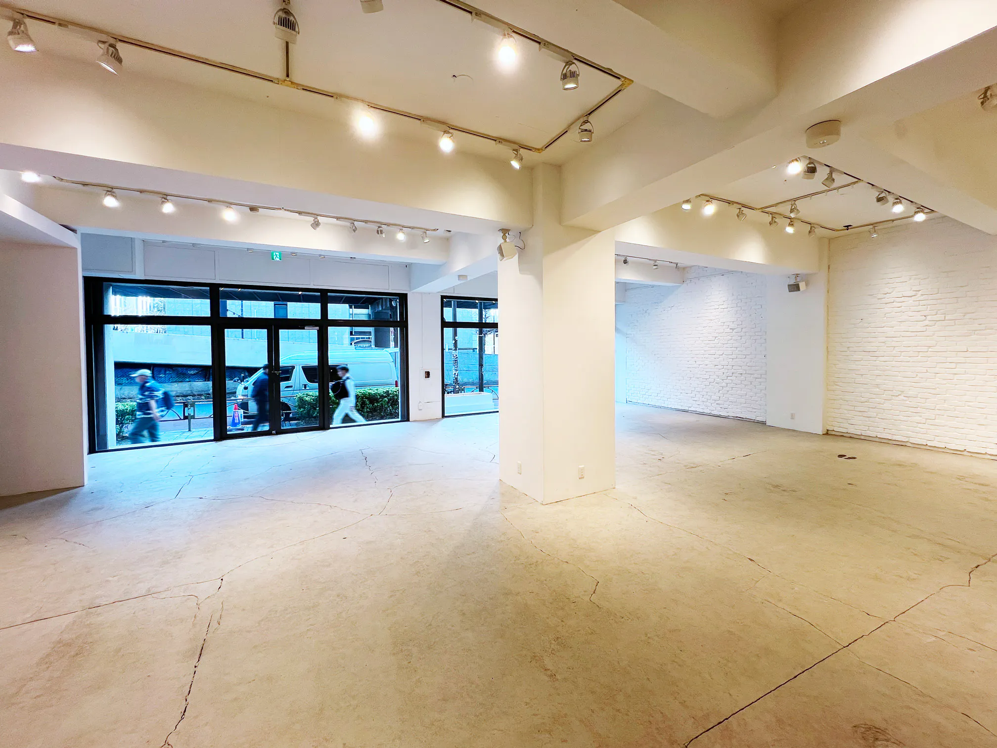 【渋谷駅8分】展示会、ポップアップ、ギャラリーに特化した裏渋谷エリアに位置するホワイトキューブ。無料什器豊富にご用意