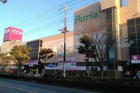 【イオンスタイルせんげん台】各種プロモーションや物販、食物販のポップアップストアに最適な1Fマック前の屋外イベントスペース