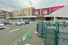 【イオンスタイル戸塚】キッチンカーでの出店に最適なショッピングセンター入口目の前の駐車場内にあるスペース