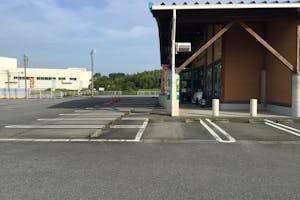 【ダイナム三重玉城店ゆったり館】キッチンカーや各種プロモーションイベントに最適なアミューズメント施設のイベントスペース