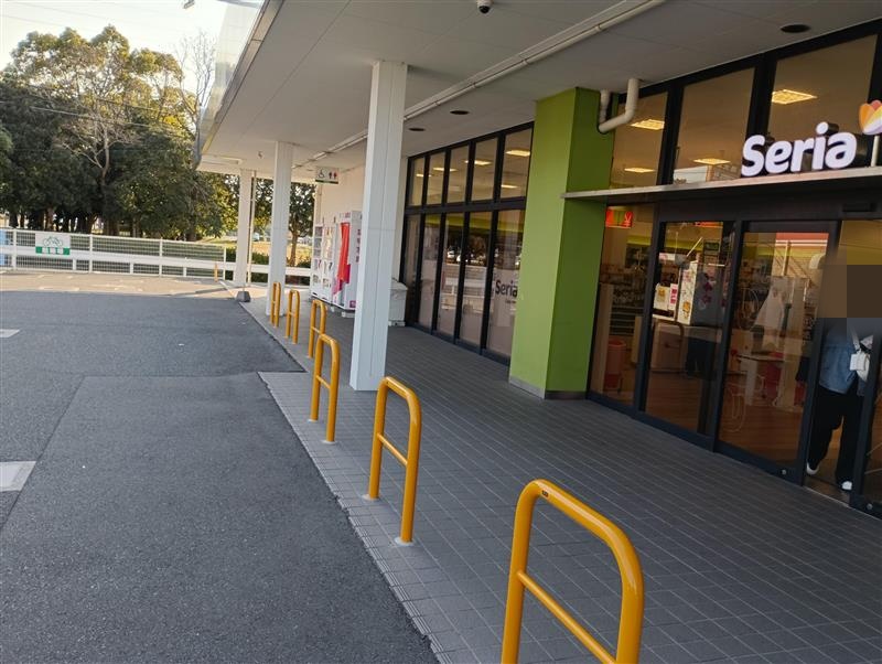 【ゆめマート 本城】屋外軒先(セリア側入口)　キッチンカーや販促プロモーションにおすすめな催事イベントスペース