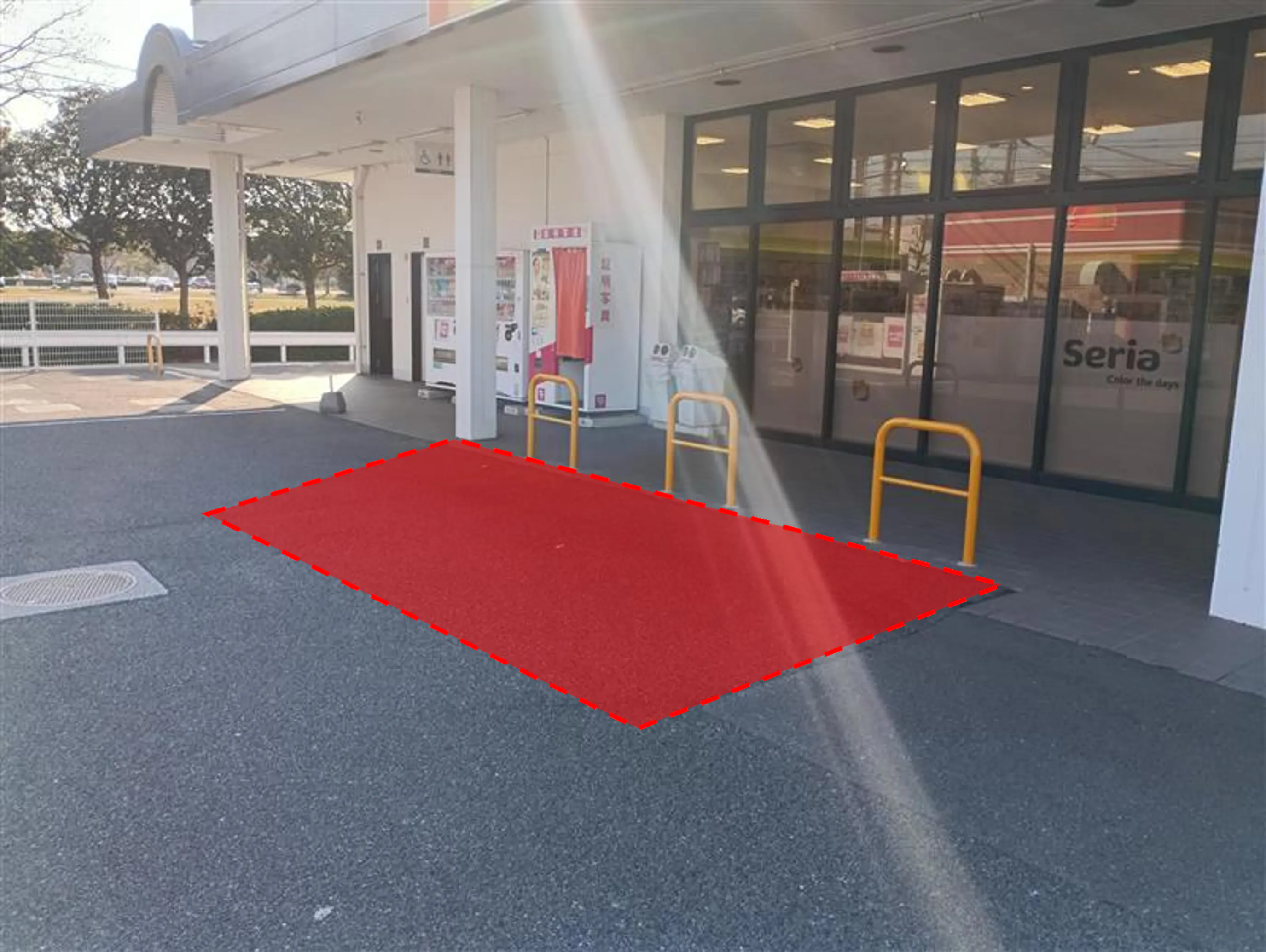 【ゆめマート 本城】屋外軒先(セリア側入口)　キッチンカーや販促プロモーションにおすすめな催事イベントスペース