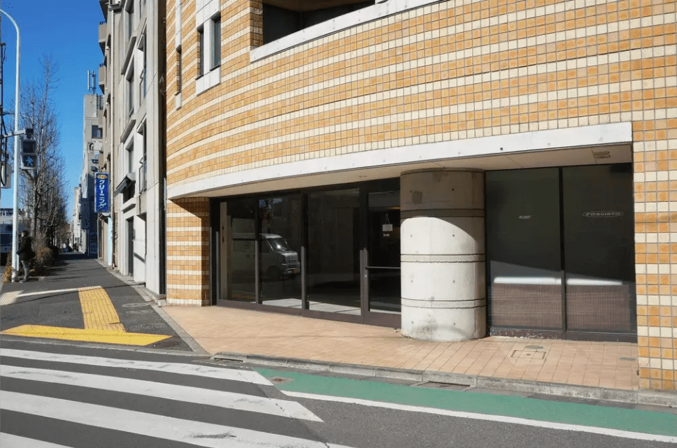 建物扉の外部分を一部貸しして物販などでもご利用いただけます。