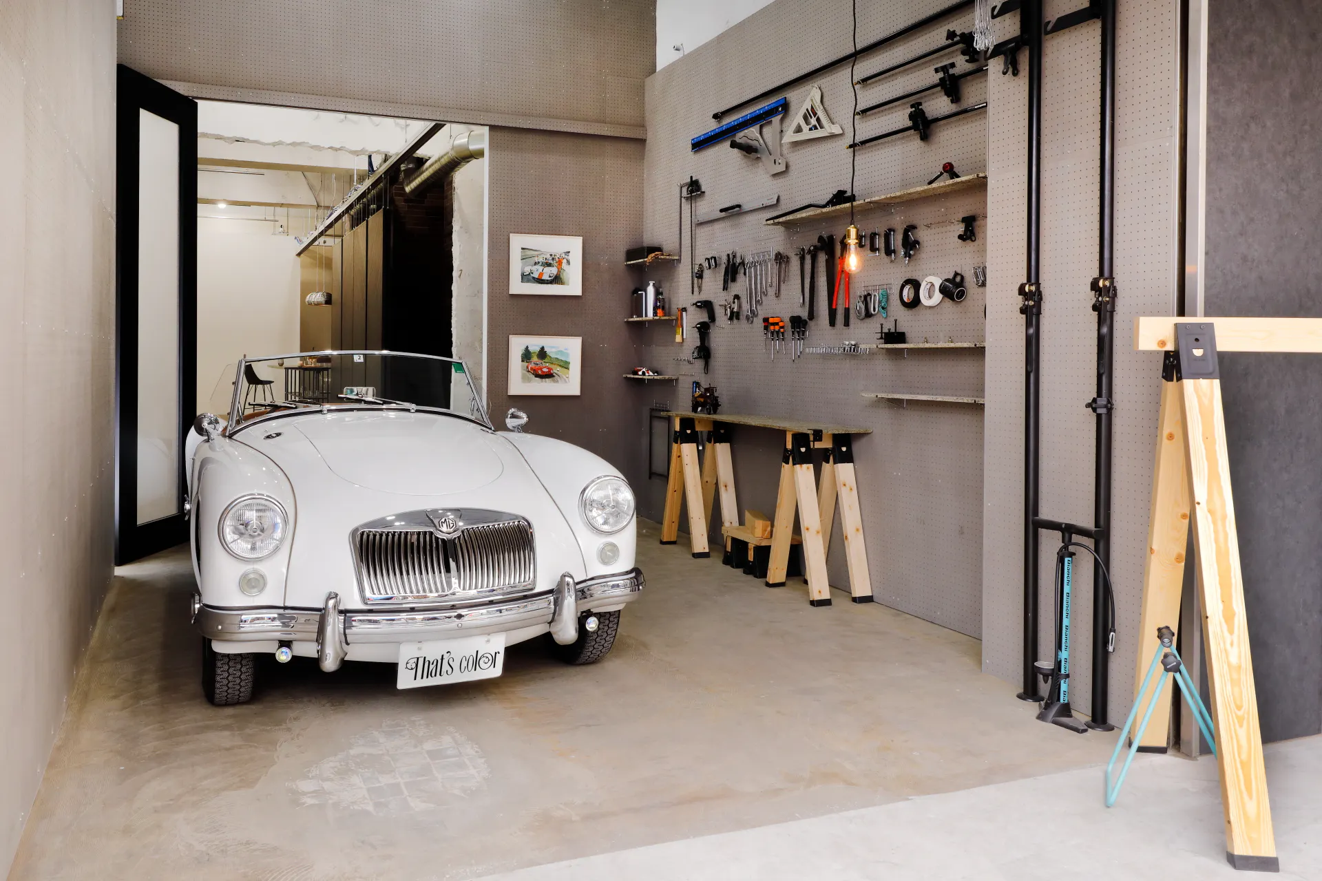 【雑色駅2分】招待制の展示会や受注販売会、撮影会に最適な白基調で解放感のあるイベントスペース