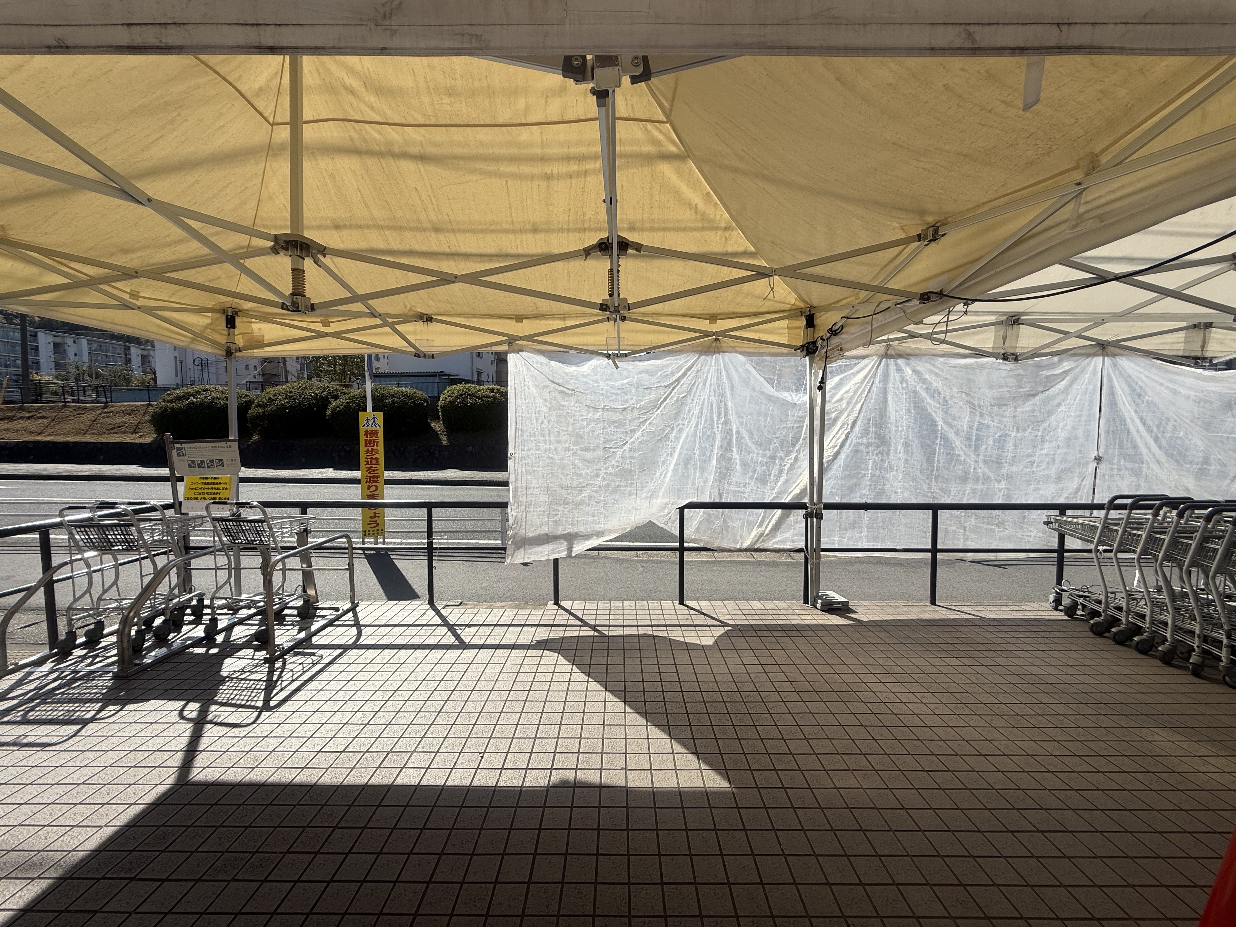 【Aコープ橿原店】食物販に最適な屋外スペース