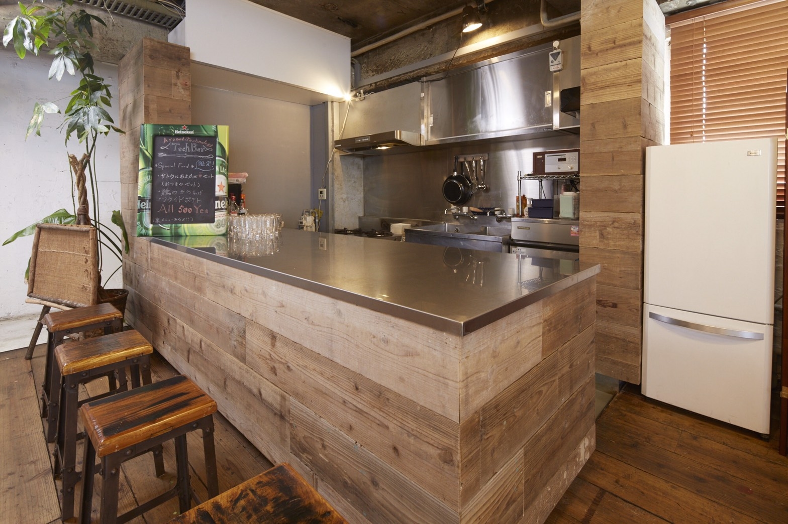 冷蔵庫の完備されており、食品のお持ち込みも可能です。