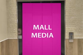 【イオンモール新利府】モール内広告 エレベーター