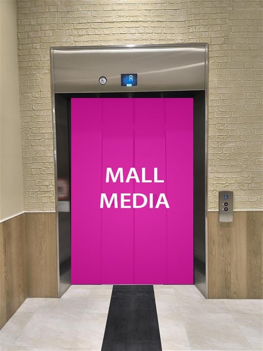 【イオンモール新利府】モール内広告 エレベーターの画像